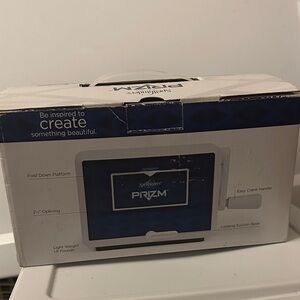 Spellbinders PRIZM Blue and White Card Crafting Machine